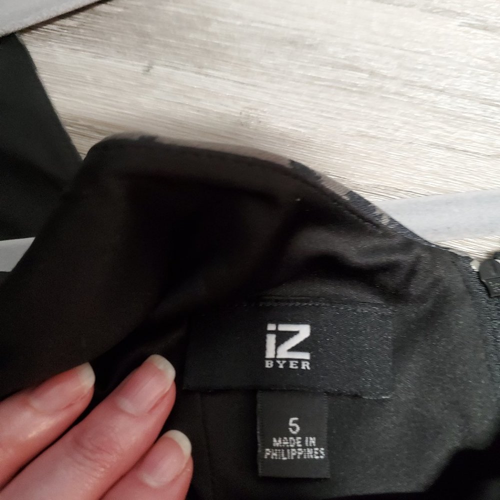 IZ Byer Floral Sleeveless Dress, Size 5 - Picture 4 of 4